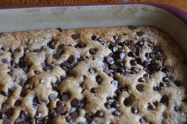 I always bake in a stoneware pan but if you plan to bring it to a picnic, you might want to use something more portable. 